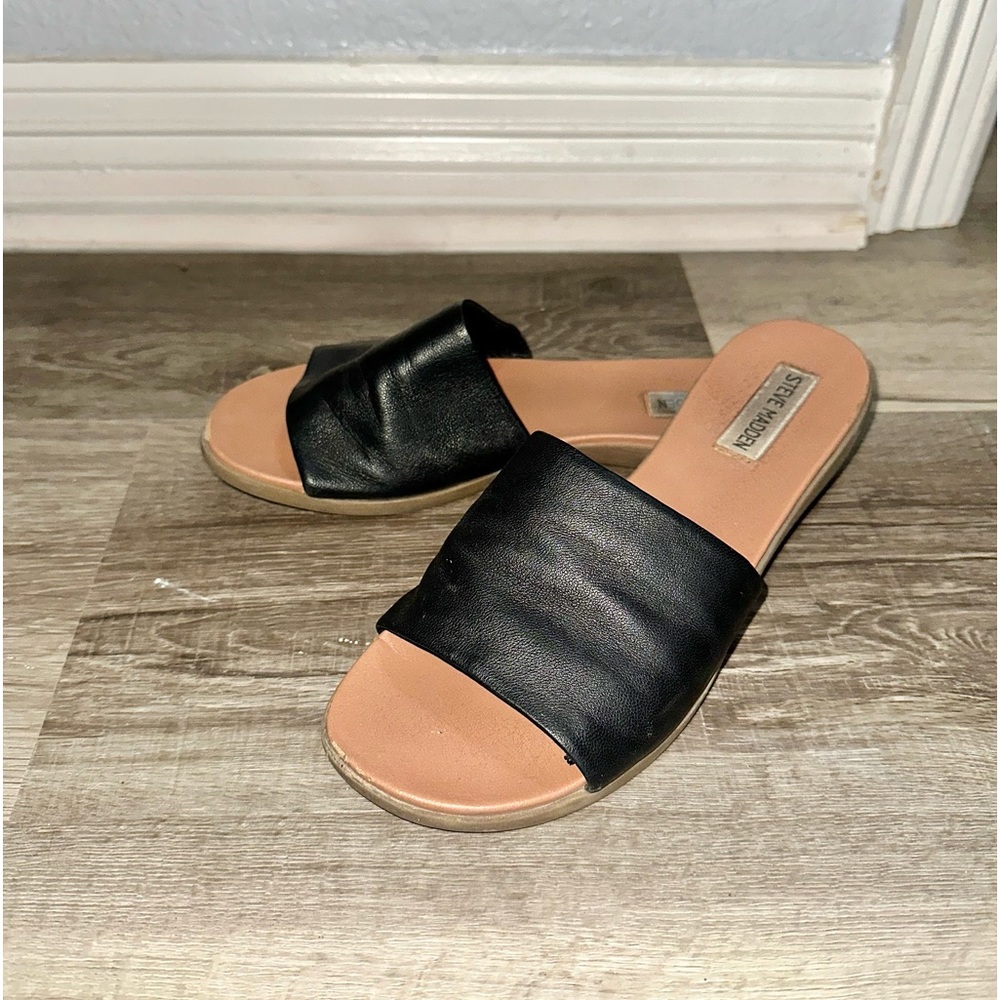 black strap steve madden sandals